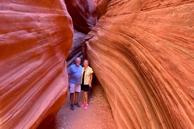 Peekaboo Slot Canyon UTV and Hiking Adventure - Guides are the secret sauce (and you’ll feel it)