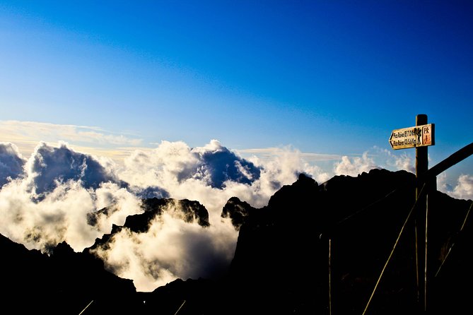 Pico do Areeiro to Pico Ruivo (PR 1) - Hiking Tour in Madeira - Pickup, small-group pace, and the 3€ trail fee