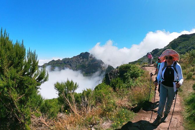 Pico do Areeiro to Pico Ruivo (PR 1) - Hiking Tour in Madeira - PR1 trail time: Ninho da Manta viewpoints, tunnels, bridges, and the real work
