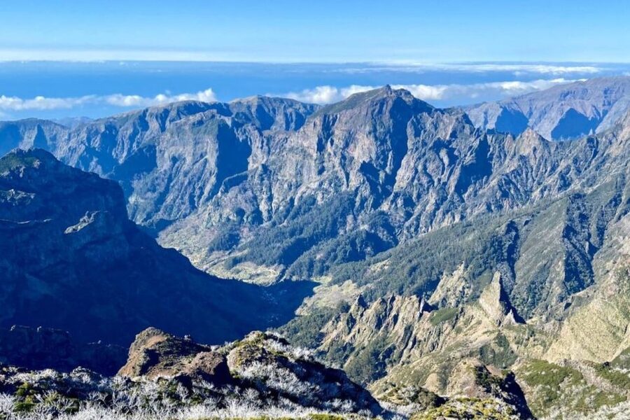 Pico Do Arieiro Pico Ruivo Sunrise or Morning Hike Transfers - Pico Ruivo: Madeira’s top moment and a well-timed pause