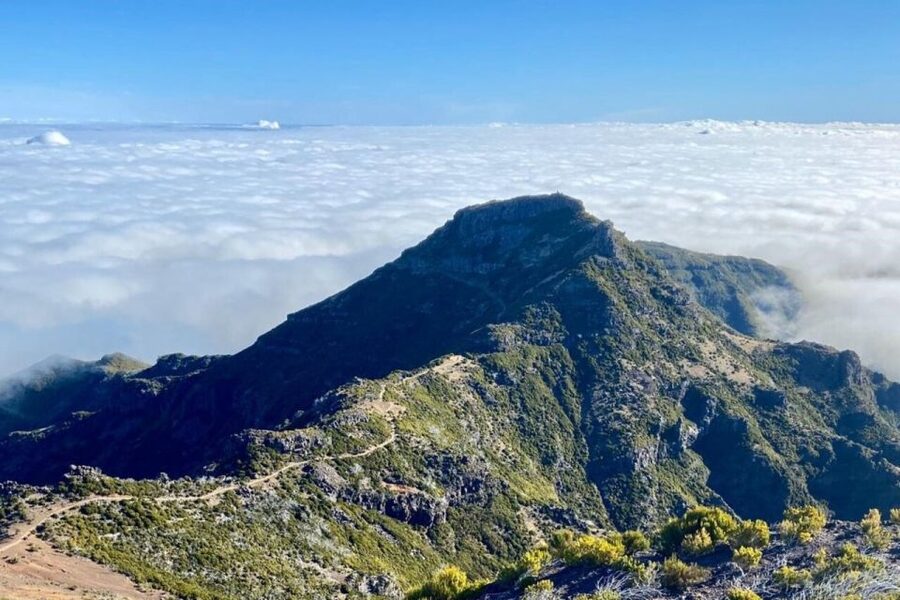 Pico Do Arieiro Pico Ruivo Sunrise or Morning Hike Transfers - What’s included, what’s not, and what you should carry anyway