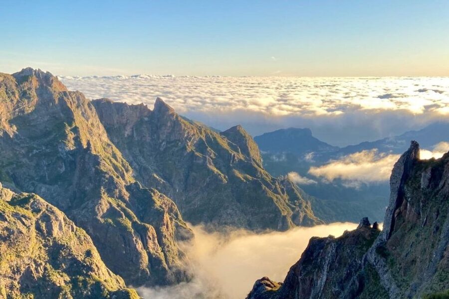 Pico Do Arieiro Pico Ruivo Sunrise or Morning Hike Transfers - Hotel pickup and the van ride: the value of not driving yourself