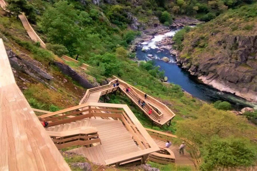 Porto: Paiva Walkways and Suspension Bridge Hike with Lunch - The Paiva Walkways downhill hike: what 8km feels like in real life
