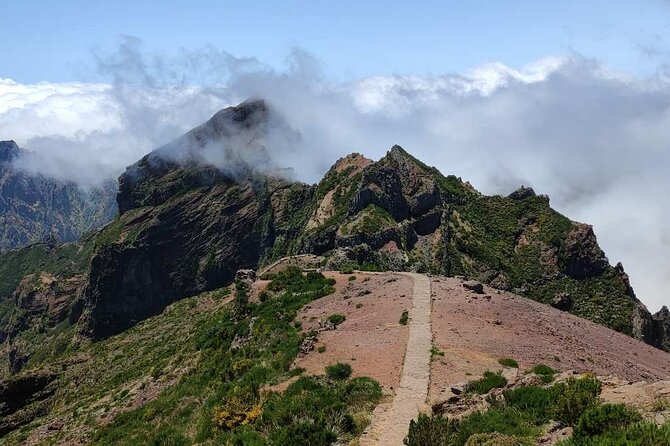 PR1 Pico do Arieiro Self-Guided Hiking Transfer (Morning slot) - Vereda do Burro (PR3): a long downhill where the footing feels easier