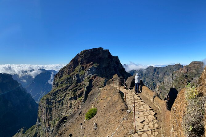 PR1 Sunrise Pico do Arieiro Self-Guided Hiking Transfer - Drivers and communication: why the names you hear matter