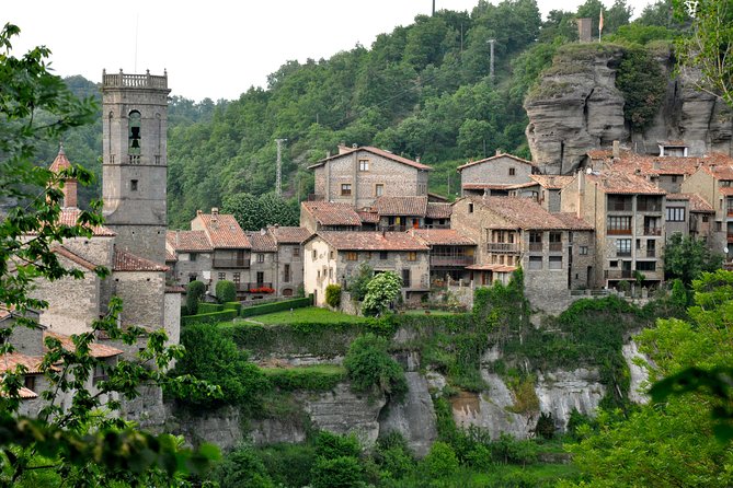 Private Pre-Pyrenees Medieval Village Hike from Barcelona - Breakfast before the climb: more than coffee and a bun