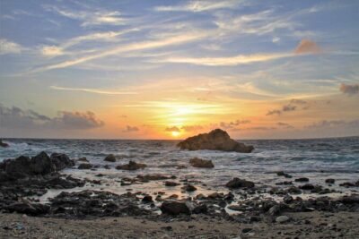 Private sunrise hike to Aruba's Natural Pool (Conchi) - Private guide in the dark: what safety really means here