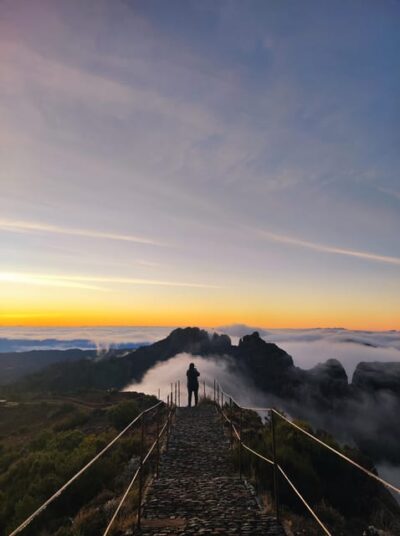 Private Sunrise Hike to Pico Ruivo with Hotel Pickup - Meeting your guide in Funchal: pickup, vehicle comfort, and timing