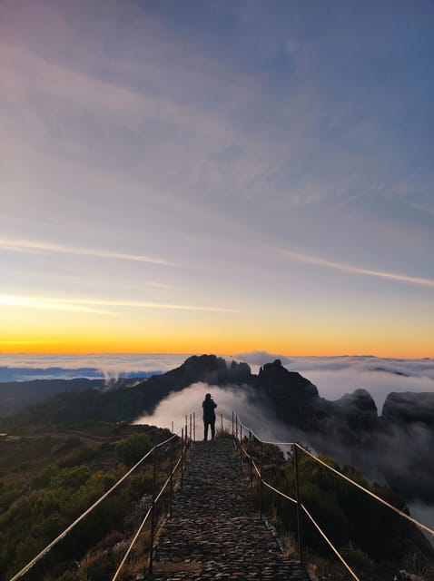 Private Sunrise Hike to Pico Ruivo with Hotel Pickup - Meeting your guide in Funchal: pickup, vehicle comfort, and timing
