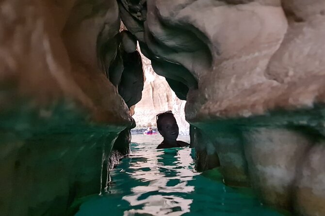 Private Tour Wadi Shab & Sinkhole Tour – Swim, Hike & Explore - From Muscat to Wadi Shab: the day’s rhythm starts with 4WD comfort