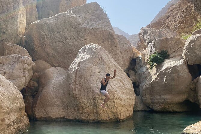 Private Tour Wadi Shab & Sinkhole Tour – Swim, Hike & Explore - Bimmah Sinkhole: the short break with water and photo time