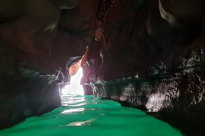 Private Tour Wadi Shab & Sinkhole Tour – Swim, Hike & Explore - Price and what you really get for $175 per person
