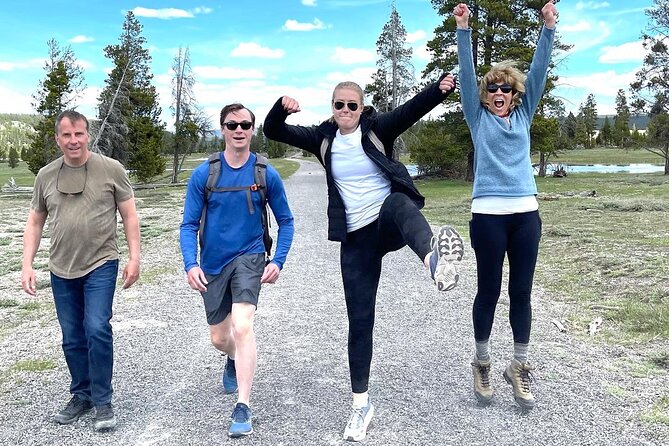 Private Yellowstone Tour: ICONIC Sites, Wildlife, Family Friendly Hikes + lunch - The Private-Vehicle Advantage (Why It Feels Less Chaotic)