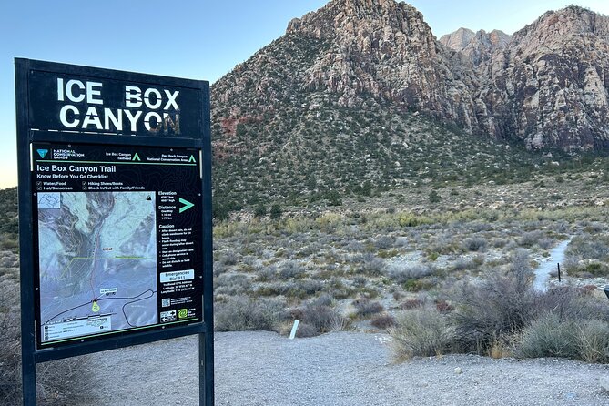 Red Rock Canyon Hiking Adventure fom Las Vegas - Red Rock Canyon is the Vegas detox you can do in half a day