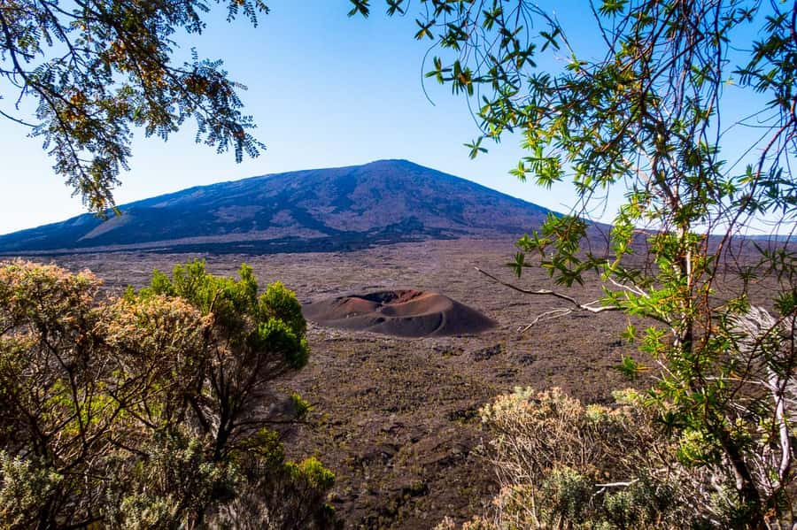 Réunion: Piton de la Fournaise Guided Volcano Hike - From Bellecombe to Bellecombe–Jacob Pass: Reading the Rim Like a Map