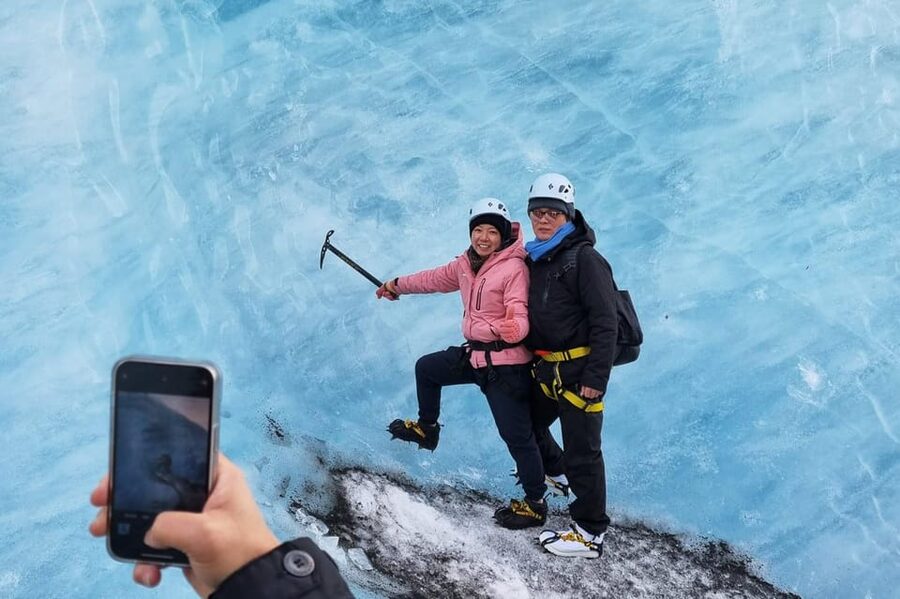 Reykjavik: Glacier Hike, Waterfalls and Black Sand Beach - Transport, pacing, and how to survive the full 11 hours