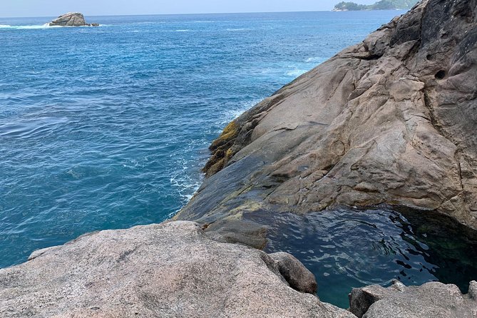Rock Pool, dreamlike & unique experience | Mahé | Private hike | - The rock pool moment: swimming, jumping, and when to take it easy