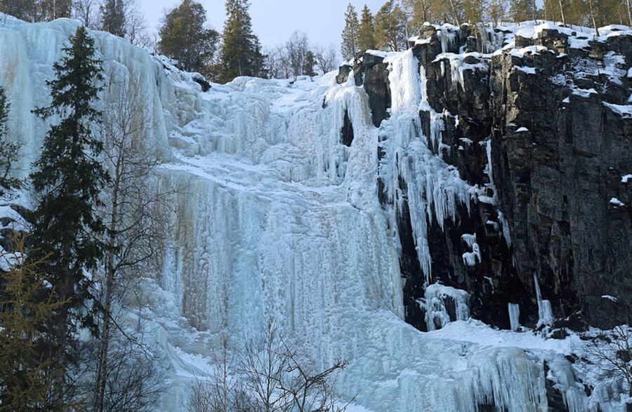 Rovaniemi: Korouoma Frozen Waterfalls Hike & Hot BBQ Lunch - Rovaniemi to Korouoma: The 110 km drive and how to use it