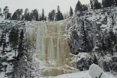 Rovaniemi: Korouoma Frozen Waterfalls Hike with Hot BBQ Lunch - What’s Included (and What’s Not): Winter Clothing, Hot Juice, and the Lunch Plan