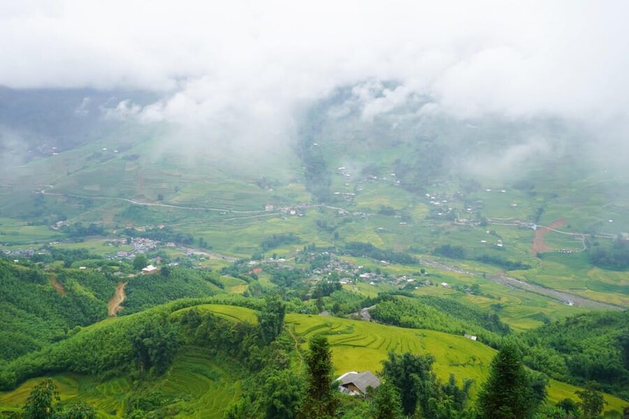 Sa Pa: Half-Day Cat Cat Village Hike to Meet H'mong People - The H’mong dance show: culture you can actually watch