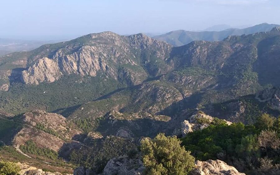 San Teodoro: Rio Pitrisconi Jeep and Hiking Tour - Sardinian aperitivo after hiking: why food tastes better outside