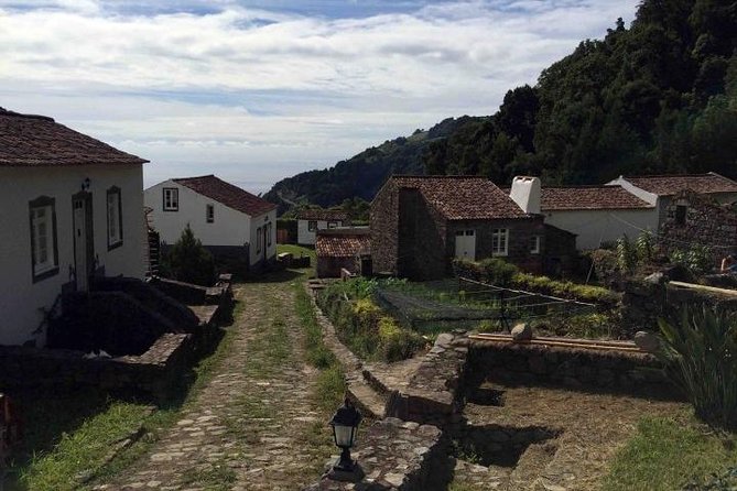 Sanguinho Hike from Ponta Delgada - The highlight: Salto do Prego waterfall (about 30 minutes)