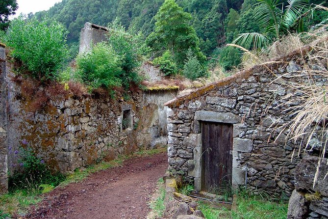 Sanguinho Hike from Ponta Delgada - Pacing, crowding, and the truth about uneven ground