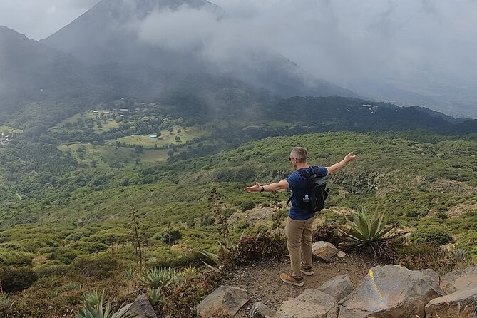 Santa Ana Volcano Hike with a Sulphur Lake and Coatepeque Lake - Why Santa Ana Volcano (and that sulfur crater) is the main event