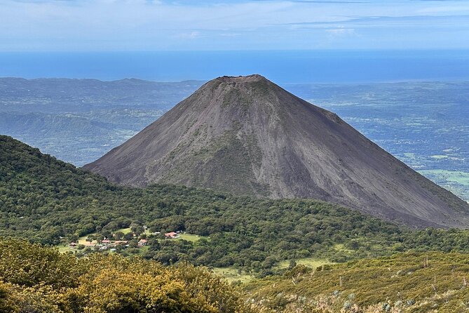 Santa Ana Volcano Tour: Beat the Crowds on an Early Morning Hike! - Key things to know before you go