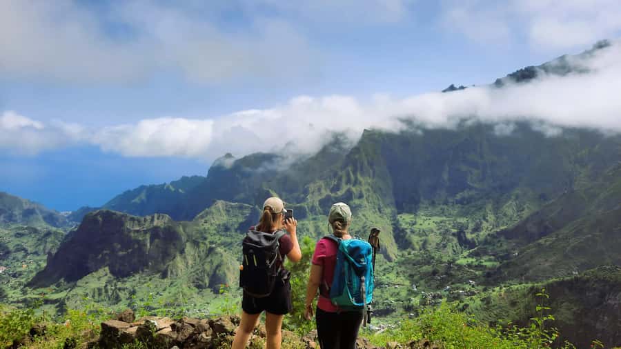 Santo Antão: Hiking Cova Volcano Crater to Ribeira Paúl - Timing, pickup, and what 5 hours really means on your feet