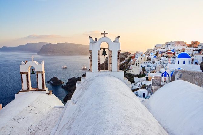 Santorini: 4hr Small Group Caldera Hike from Fira to Oia - Fira to Oia Caldera Views in a Small Group of 12