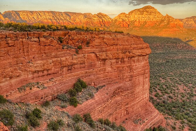 Sedona Sneak-a-Peak Hike With a Private Guide - Snacks, water, and the small comfort wins