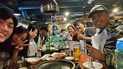 Seoul: Guided City Wall Sunset Hike with Korean Dinner - The Naksan Park portion: a 2 km walk with a real-city view