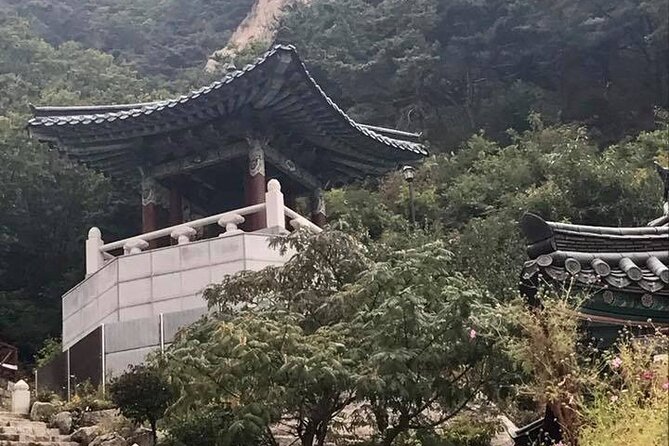 Seoul Mountain Hike: Temples, Folklore & Traditional Meal - Who should book this and who might not