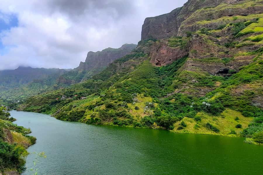 Serra Malagueta: Principal Valley Hike & Lunch with Locals - The hike itself: trail distance, difficulty, and what to watch for