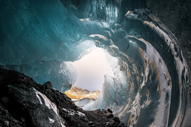 Skaftafell: Blue Ice Cave & Glacier Hike on Vatnajökull - Blue Ice Cave Time: Photos, But Also the Meaning of Limited Edition