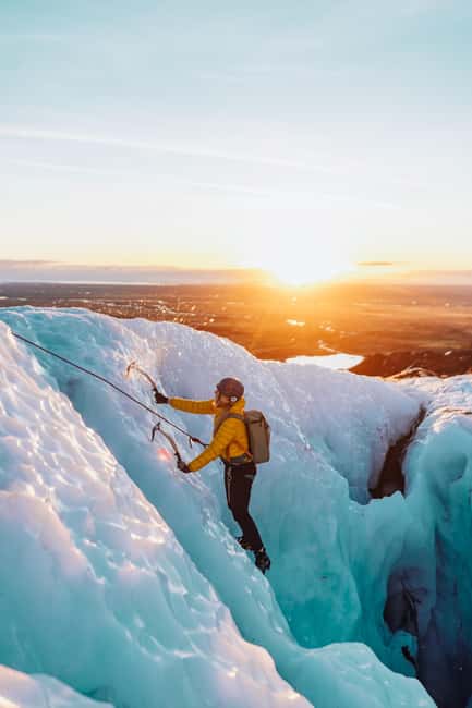 Skaftafell: Glacier XTreme - Hike & Ice Climbing Adventure - 4x4 Transport to Falljökull’s Edge (and Why It’s Part of the Value)