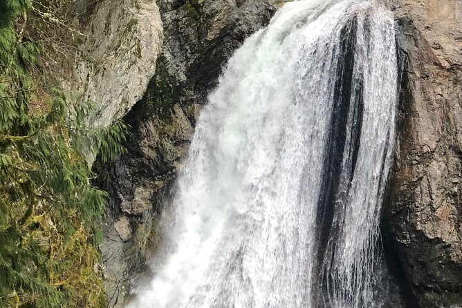 Snoqualmie falls and Twin Falls Hike - Why Twin Falls feels worth it even when the trail is tougher