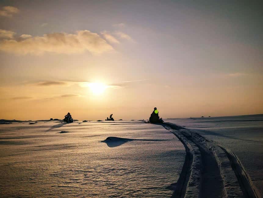 Snowmobiling on Eyjafjallajökull – The Summit of Adventure - Shared Ride Rules: How the Driving Works (So You Don’t Get Surprised)