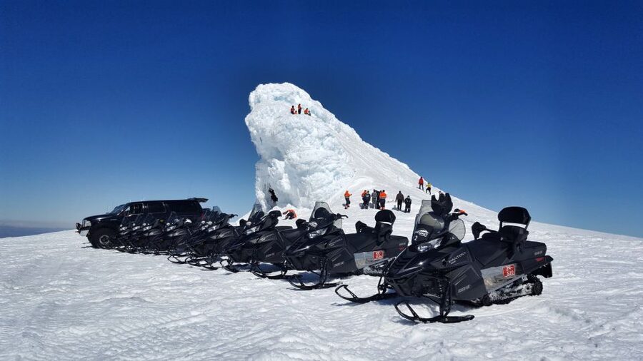 Snowmobiling on Eyjafjallajökull – The Summit of Adventure - Who Should Book This Snowmobile Ride on Eyjafjallajökull?