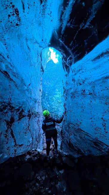 Sólheimajökull: Glacier Hike and Ice Cave Tour - Safety briefing: boring in theory, priceless in practice