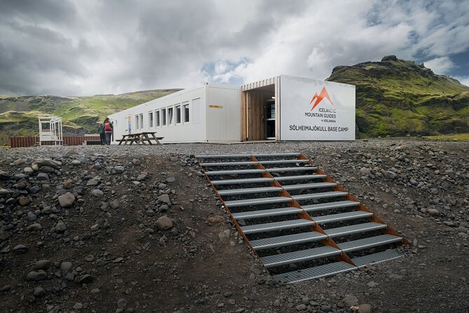 Sólheimajökull: Glacier Hike Exploration - Clothing, rentals, and how to keep warm