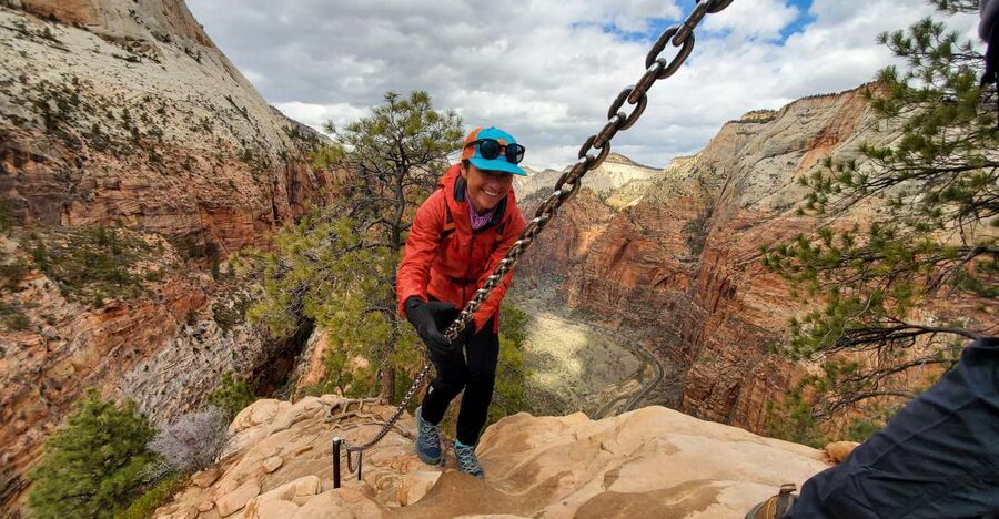 Springdale: Angels Landing Summit Guided Hike with Permit - Your guide on the ridge: safety, pacing, and real-world calm