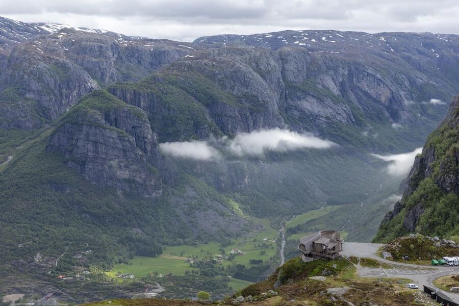 Stavanger: Kjerag Summer Hike with Packed Lunch - Panoramic cliff views and the Kjerag boulder moment