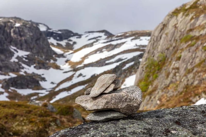 Stavanger: Kjerag Summer Hike with Packed Lunch - The hike profile: 12 kilometers, 800 meters up, and partly technical footing