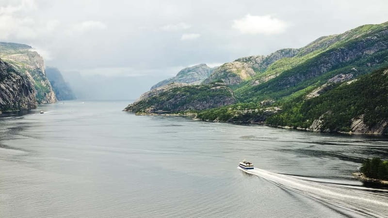 Stavanger: Lysefjorden Cruise and Preikestolen Hike - Pricing and value: is $148 worth it?