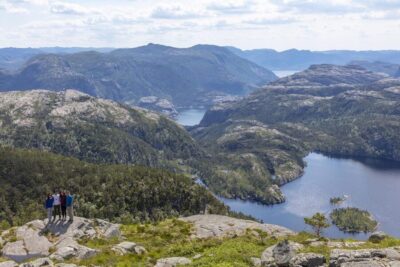 Stavanger: Preikestolen Hidden Trail Hike + Canoe + Lunch - The 9-hour flow: how the day is paced from Stavanger to the viewpoint