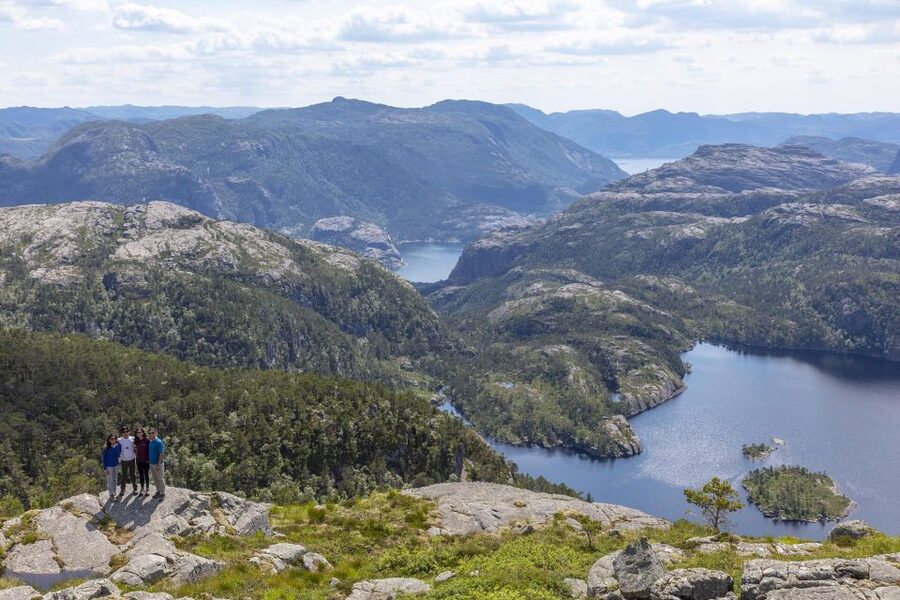 Stavanger: Preikestolen Hidden Trail Hike + Canoe + Lunch - The 9-hour flow: how the day is paced from Stavanger to the viewpoint