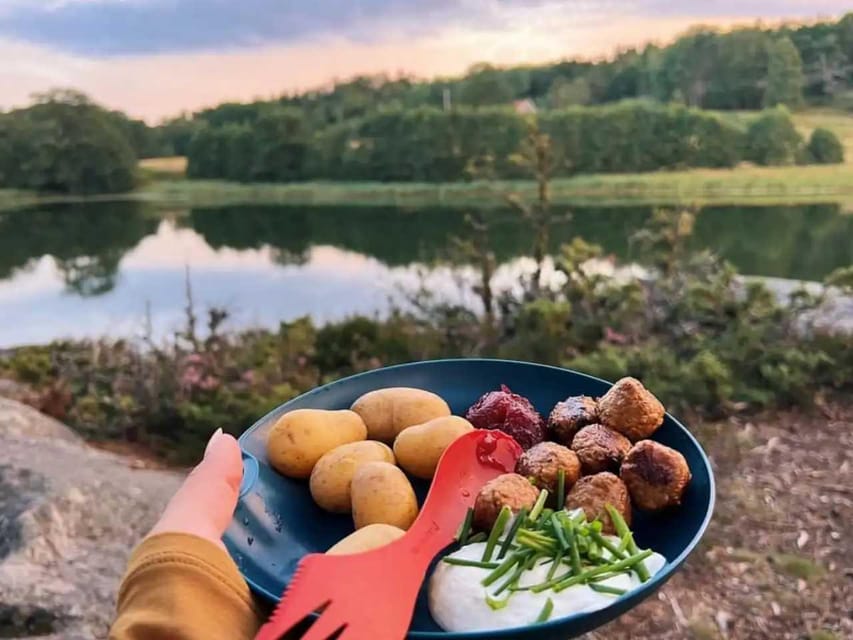 Stockholm: Sunset Hike in Tyresta National Park with Meal - Who should book this sunset hike, and who should skip
