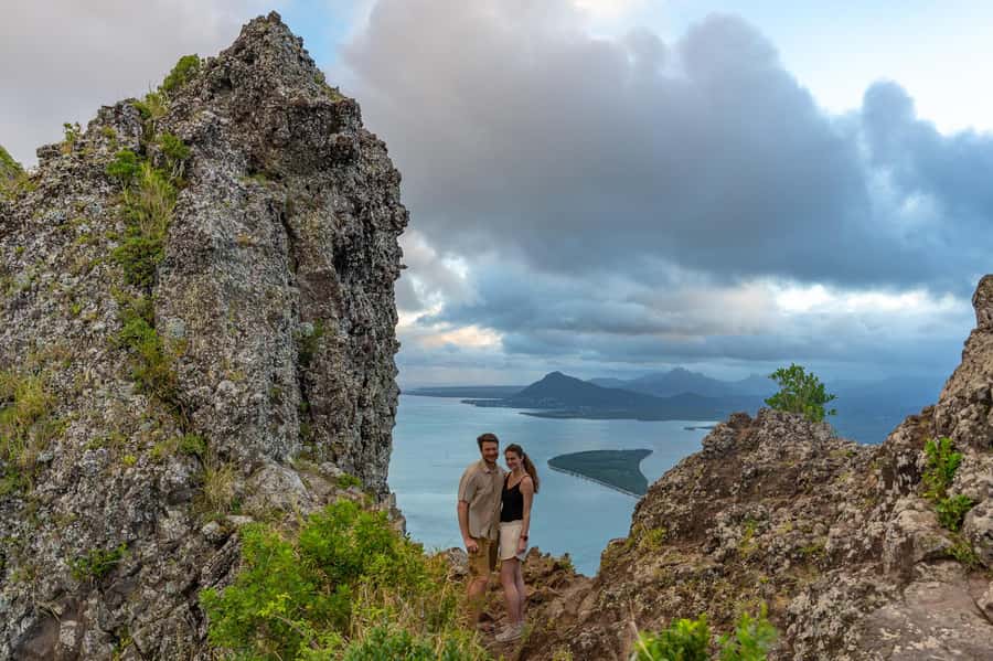 Sunrise hike at Le Morne Brabant with Local Guides (UNESCO) - The Viewpoint Moment: Coffee, Photos, and a Quiet Pause